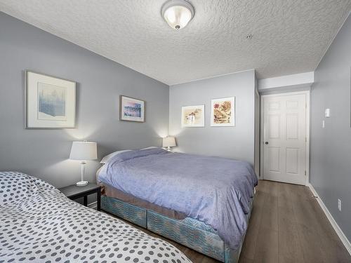 402-1201 Henry Rd, Courtenay, BC - Indoor Photo Showing Bedroom