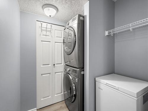 402-1201 Henry Rd, Courtenay, BC - Indoor Photo Showing Laundry Room