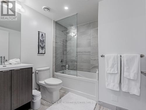 7311 - 55 Cooper Street, Toronto, ON - Indoor Photo Showing Bathroom