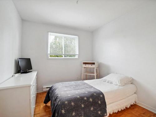 Chambre Ã Â coucher - 523 Rue Laberge, Montréal (L'Île-Bizard/Sainte-Geneviève), QC - Indoor Photo Showing Bedroom