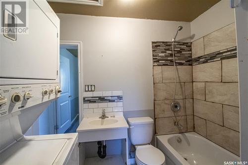 1651 103Rd Street, North Battleford, SK - Indoor Photo Showing Bathroom