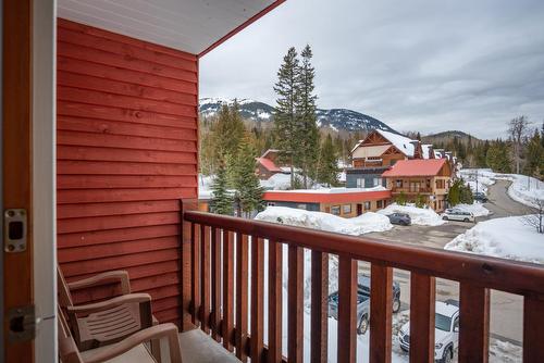 B - 1003 Mountain View Road, Rossland, BC - Outdoor With Exterior