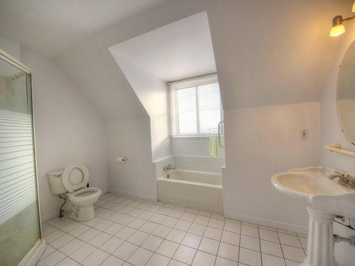 Bathroom - 8705 Boul. Rivard, Brossard, QC - Indoor Photo Showing Bathroom