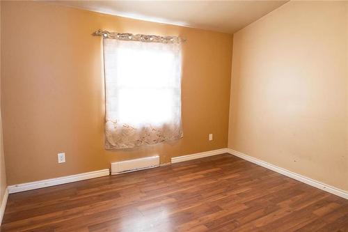 952 Alfred Avenue, Winnipeg, MB - Indoor Photo Showing Other Room