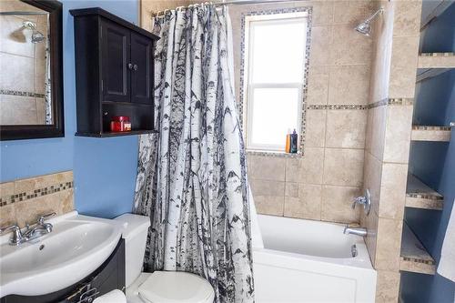 952 Alfred Avenue, Winnipeg, MB - Indoor Photo Showing Bathroom