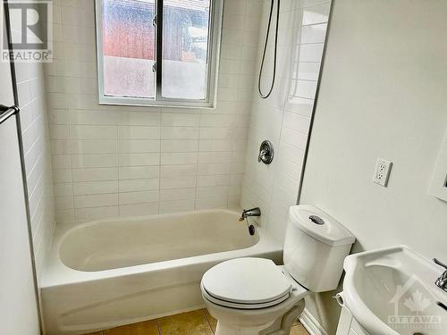 300 Poulin Avenue, Ottawa, ON - Indoor Photo Showing Bathroom