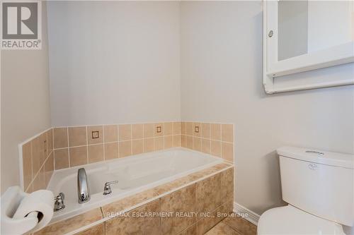 34 - 4400 Millcroft Park Drive, Burlington, ON - Indoor Photo Showing Bathroom