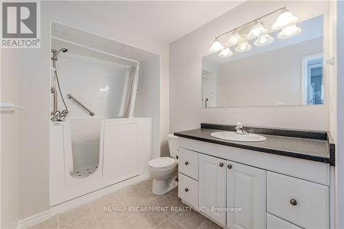 #34 -4400 Millcroft Park Dr, Burlington, ON - Indoor Photo Showing Bathroom