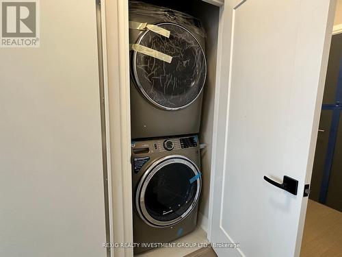 #417 -3265 Carding Mill Tr, Oakville, ON - Indoor Photo Showing Laundry Room