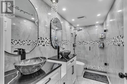 92 Mayfield Avenue, Waterloo, ON - Indoor Photo Showing Bathroom