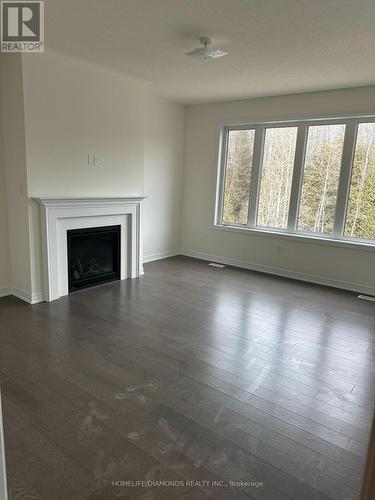 315 Trillium Court, Shelburne, ON - Indoor Photo Showing Living Room With Fireplace