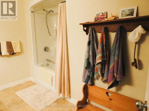 154 Kingfisher Avenue, Woodstock, ON - Indoor Photo Showing Bathroom