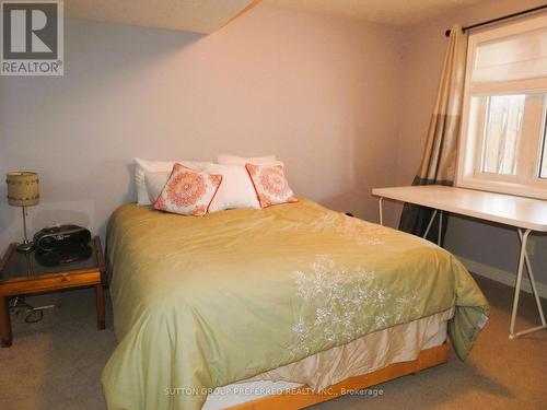 154 Kingfisher Ave, Woodstock, ON - Indoor Photo Showing Bedroom