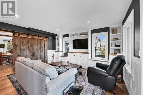 159 Rosedale Ave, Hamilton, ON - Indoor Photo Showing Living Room