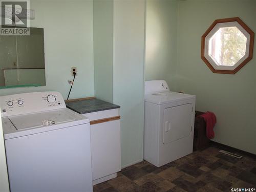 41 Wilkin Street, Fillmore, SK - Indoor Photo Showing Laundry Room