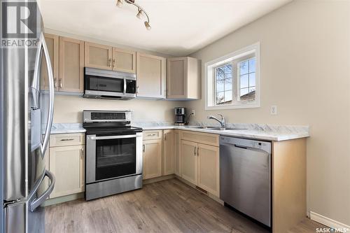 7307 Blakeney Drive, Regina, SK - Indoor Photo Showing Kitchen With Double Sink