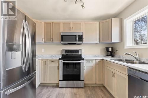 7307 Blakeney Drive, Regina, SK - Indoor Photo Showing Kitchen With Double Sink