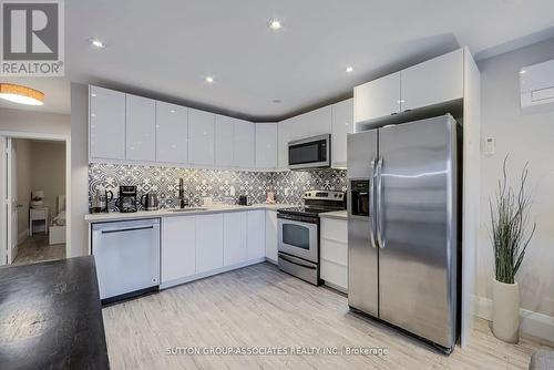 736 Crawford St, Toronto, ON - Indoor Photo Showing Kitchen With Upgraded Kitchen