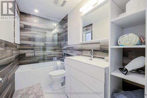 736 Crawford Street, Toronto, ON - Indoor Photo Showing Bathroom