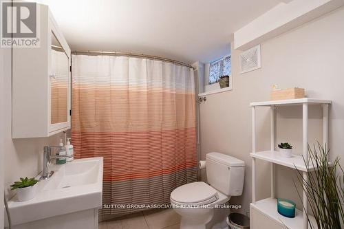 736 Crawford St, Toronto, ON - Indoor Photo Showing Bathroom