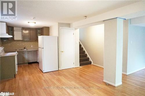 83 Cundles Rd E, Barrie, ON - Indoor Photo Showing Kitchen