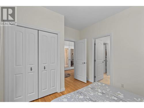 860 Small Court, Kelowna, BC - Indoor Photo Showing Bedroom