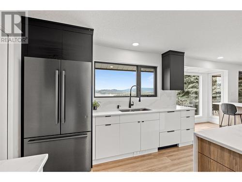 446 Okaview Road, Kelowna, BC - Indoor Photo Showing Kitchen With Double Sink