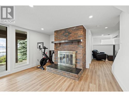 446 Okaview Road, Kelowna, BC - Indoor With Fireplace