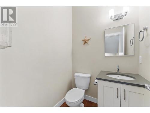 3626 Mission Springs Drive Unit# 51, Kelowna, BC - Indoor Photo Showing Bathroom