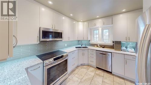 75 Connaught Crescent, Regina, SK - Indoor Photo Showing Kitchen With Upgraded Kitchen