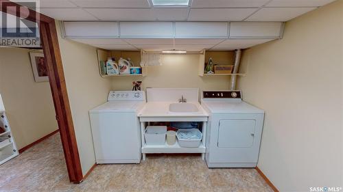 75 Connaught Crescent, Regina, SK - Indoor Photo Showing Laundry Room