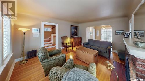 75 Connaught Crescent, Regina, SK - Indoor Photo Showing Living Room
