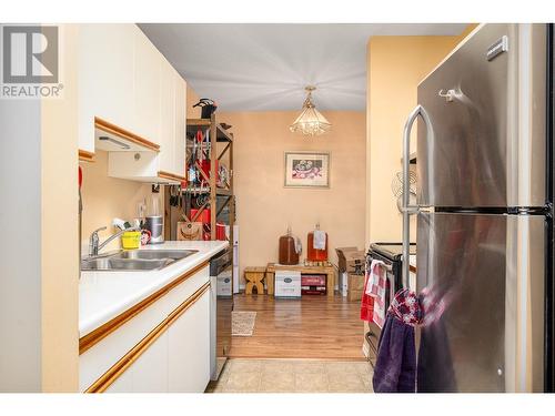 3609 30 Avenue Unit# 104, Vernon, BC - Indoor Photo Showing Kitchen With Double Sink