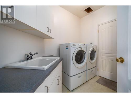 955 Purcell Court, Kelowna, BC - Indoor Photo Showing Laundry Room