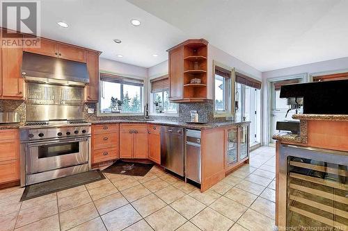 1625 Chippendale Road, West Vancouver, BC - Indoor Photo Showing Kitchen
