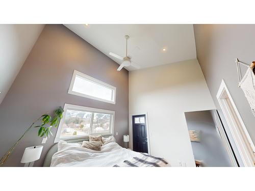 510 5Th Avenue, Kimberley, BC - Indoor Photo Showing Bedroom