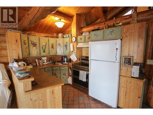 73 Tupper Village Subdivsion, Dawson Creek, BC - Indoor Photo Showing Kitchen