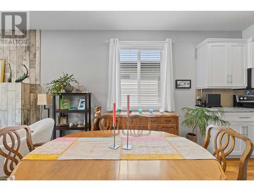 1611 10 Street Sw Unit# 2, Salmon Arm, BC - Indoor Photo Showing Dining Room