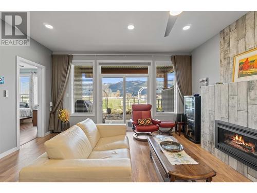 1611 10 Street Sw Unit# 2, Salmon Arm, BC - Indoor Photo Showing Living Room With Fireplace