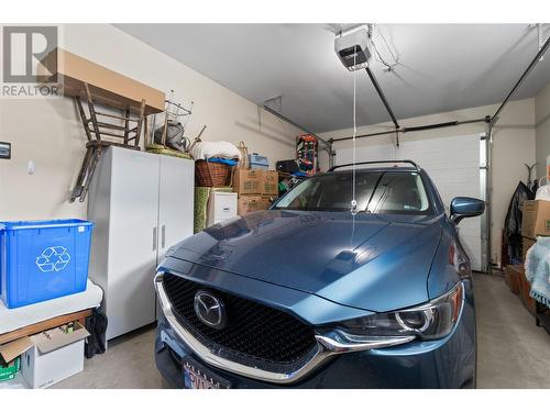 1611 10 Street Sw Unit# 2, Salmon Arm, BC - Indoor Photo Showing Garage