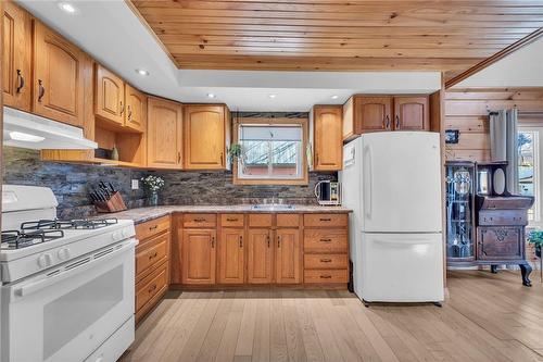 109 Mcnab Street E, Port Dover, ON - Indoor Photo Showing Kitchen