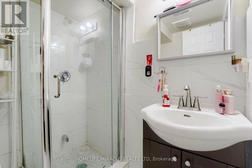 34 Greenbush Crt, Brampton, ON - Indoor Photo Showing Bathroom