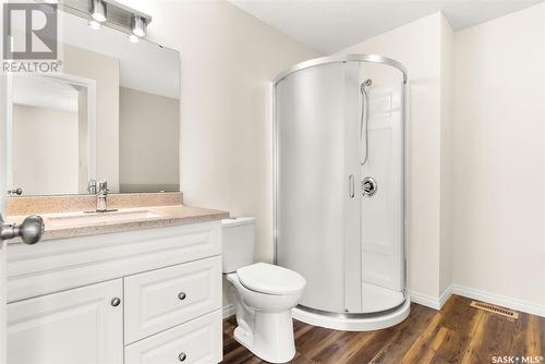 6 2338 Assiniboine Avenue, Regina, SK - Indoor Photo Showing Bathroom