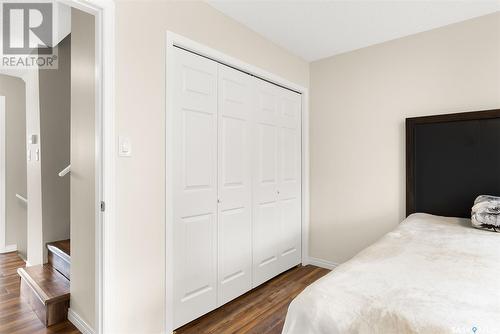 6 2338 Assiniboine Avenue, Regina, SK - Indoor Photo Showing Bedroom