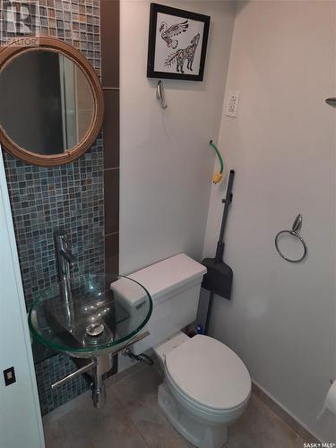 331 2Nd Avenue, Quinton, SK - Indoor Photo Showing Bathroom