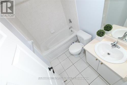 #321 -51 Lower Simcoe St, Toronto, ON - Indoor Photo Showing Bathroom