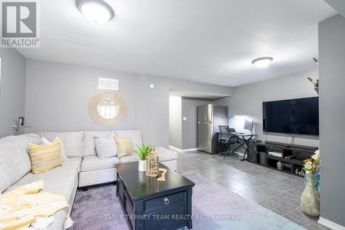 65 Tempo Way, Whitby, ON - Indoor Photo Showing Living Room