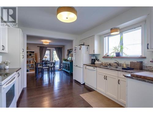 2422 Richter Street, Kelowna, BC - Indoor Photo Showing Kitchen With Double Sink
