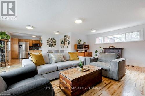 448 Woolwich Street, Guelph, ON - Indoor Photo Showing Living Room