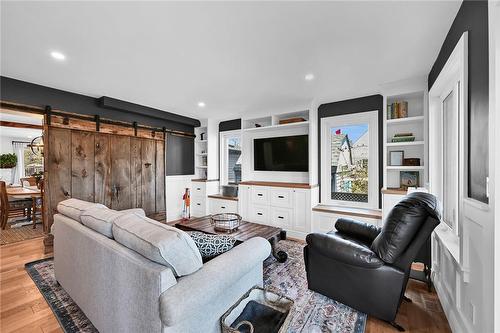 159 Rosedale Avenue, Hamilton, ON - Indoor Photo Showing Living Room